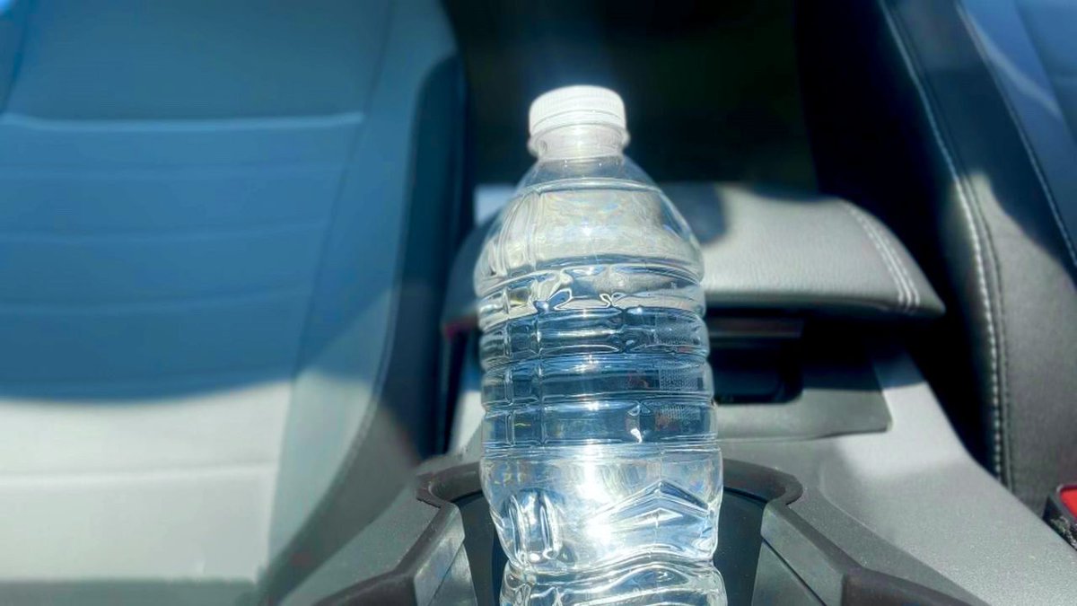 @AlMaarefa: The College of Medicine warns against placing plastic water bottles in the sun... Some plastic water bottles contain